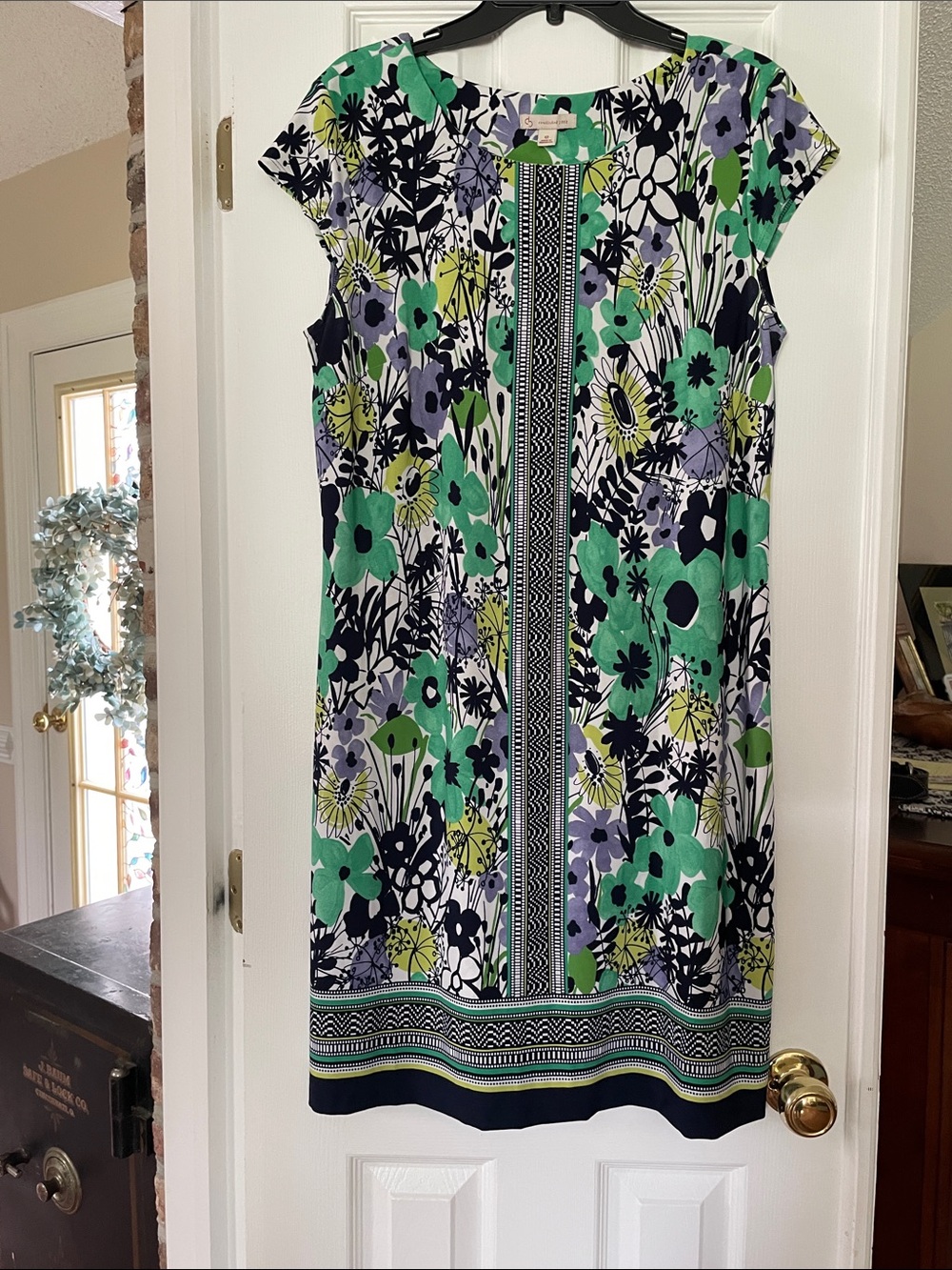 Floral Cap-Sleeve Midi Dress in Green & Navy - Casual Chic